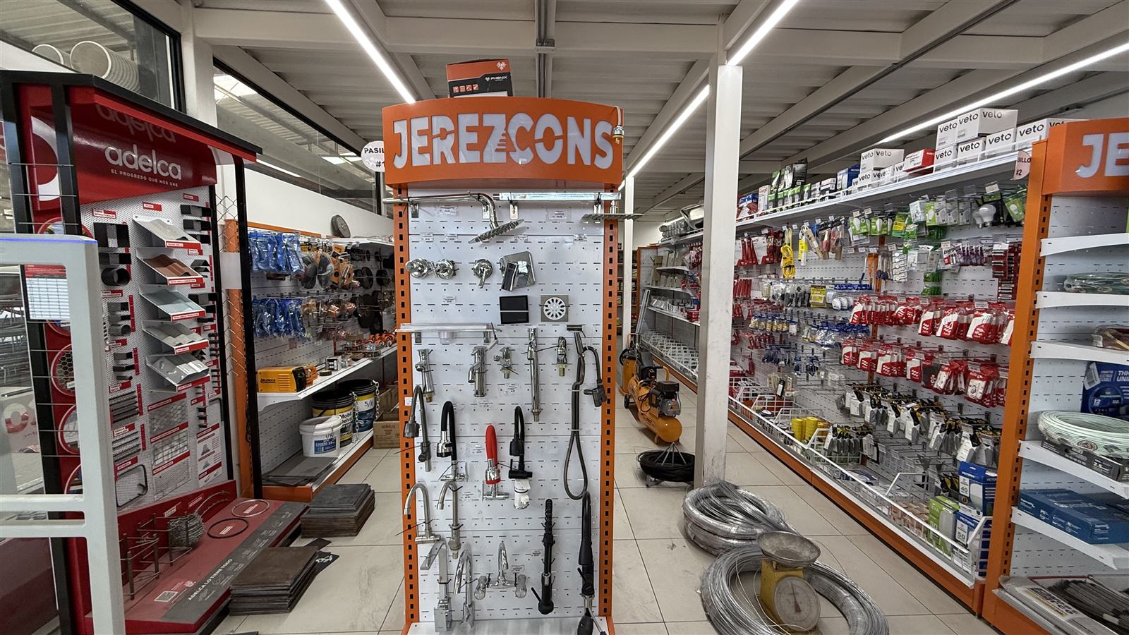 Interior de la sucursal